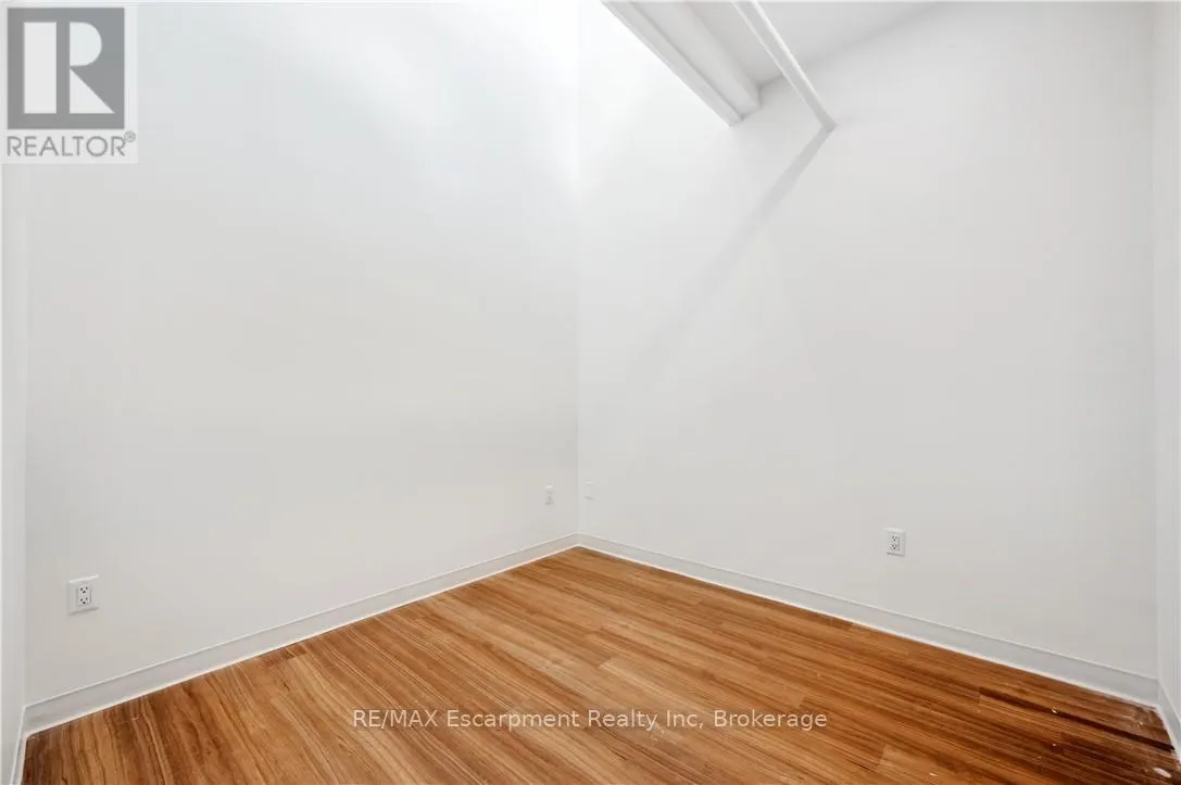 528 - 120 HURON STREET, #528