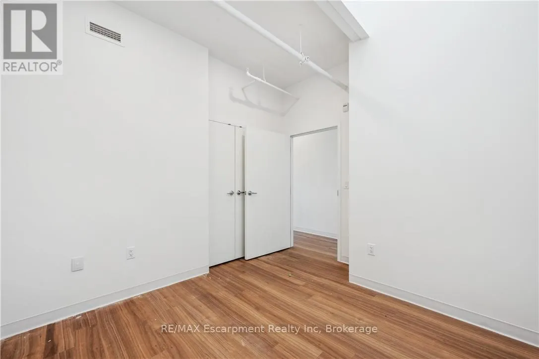 528 - 120 HURON STREET, #528