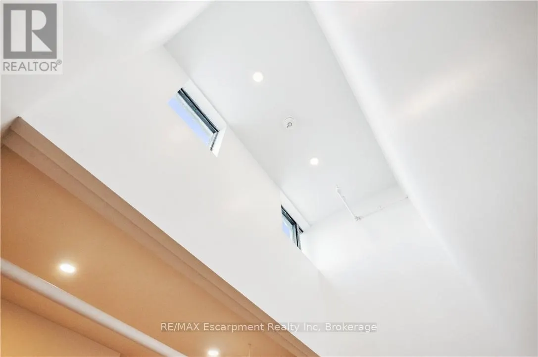 528 - 120 HURON STREET, #528