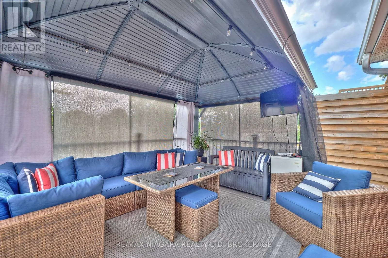 5667 MONTROSE ROAD