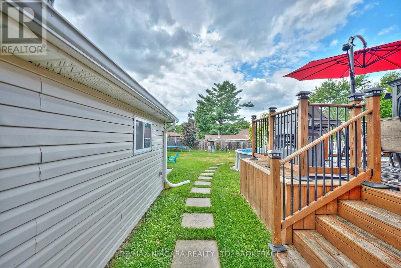 5667 MONTROSE ROAD
