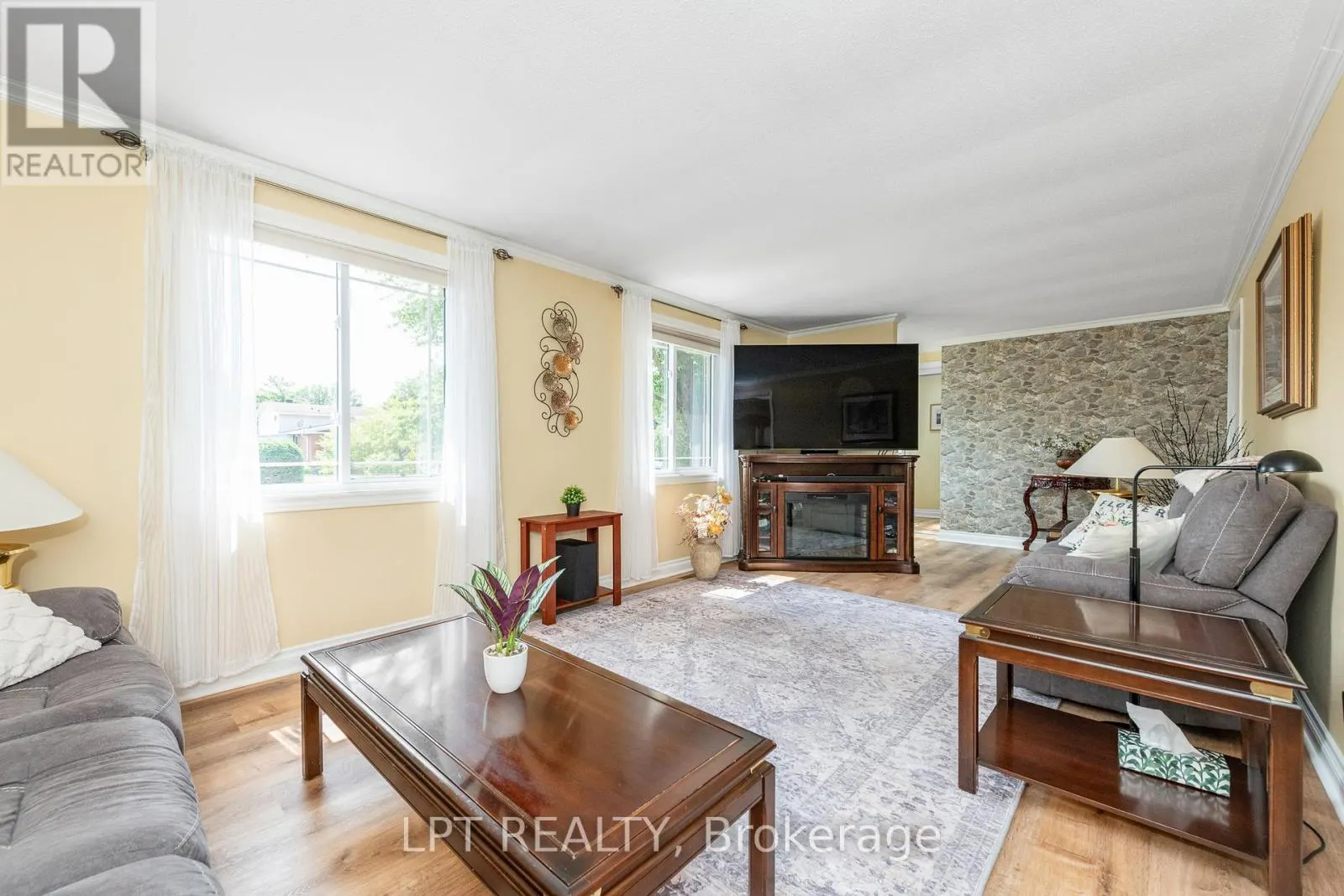 9 DALLAIRE CRESCENT