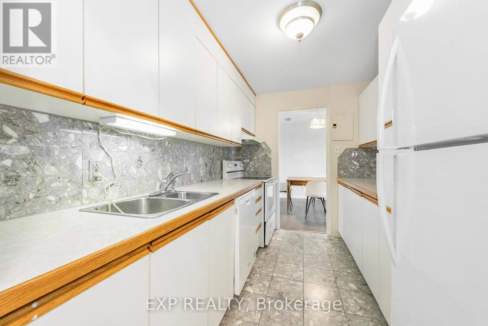 304 - 1025 RICHMOND ROAD