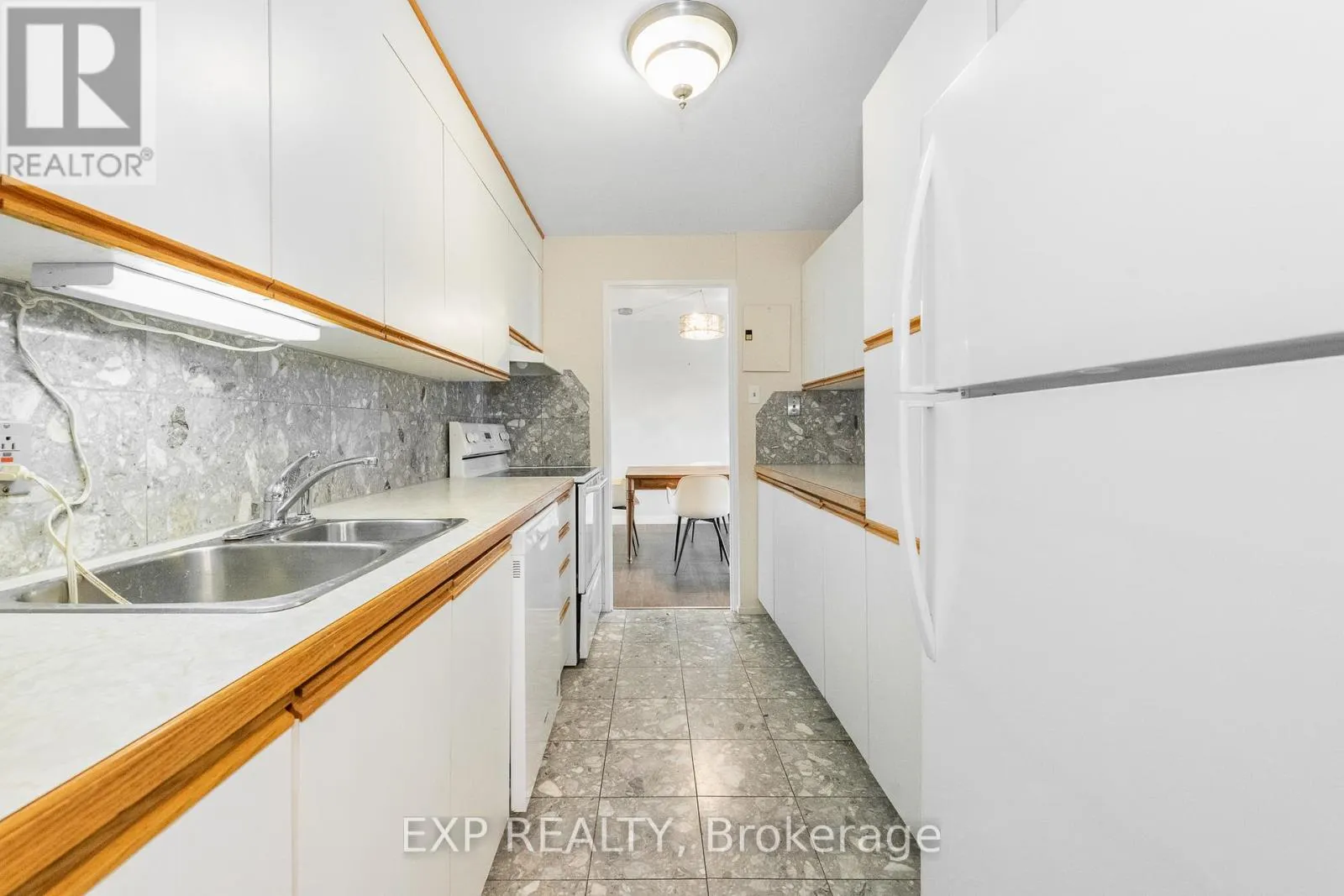 304 - 1025 RICHMOND ROAD