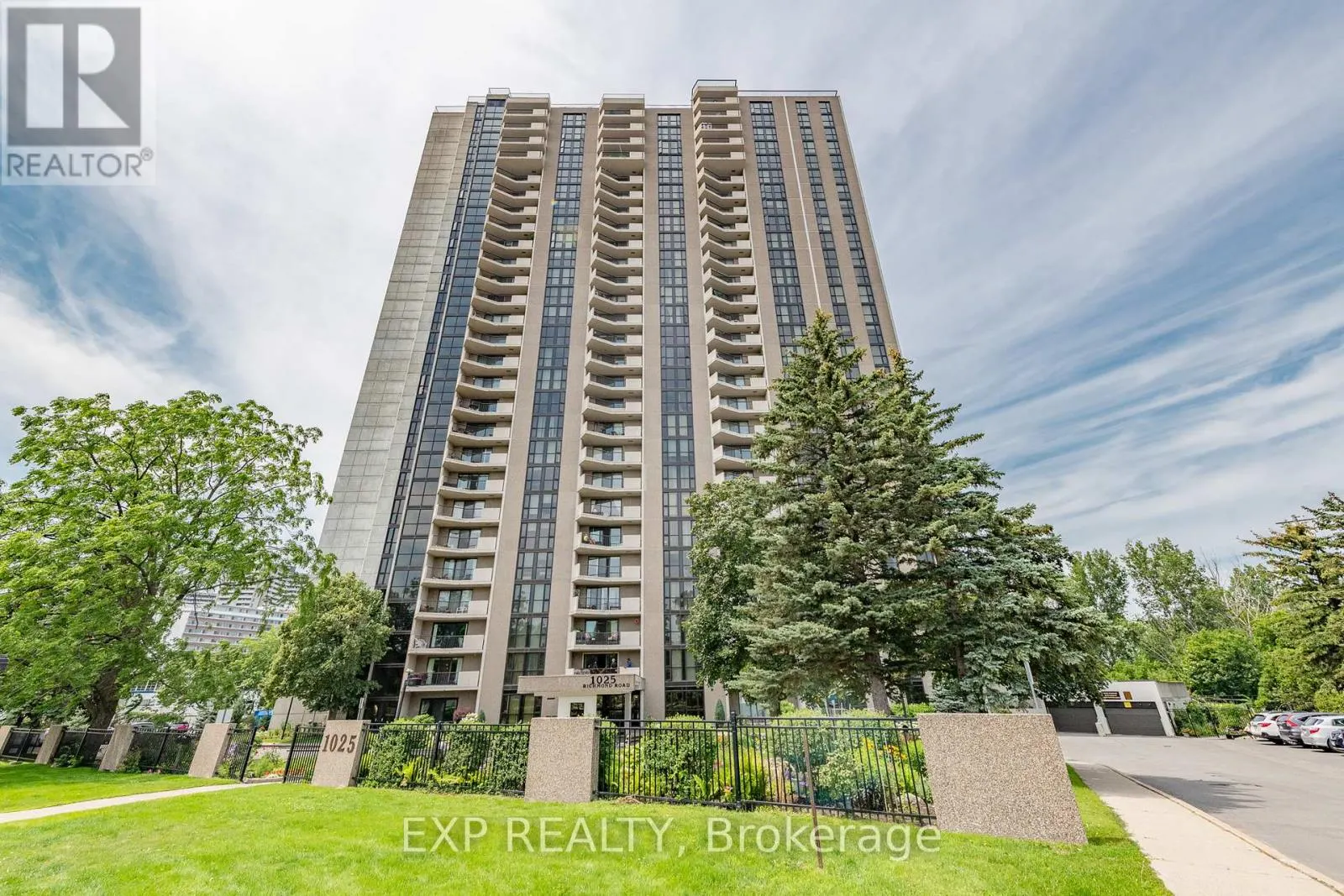 304 - 1025 RICHMOND ROAD