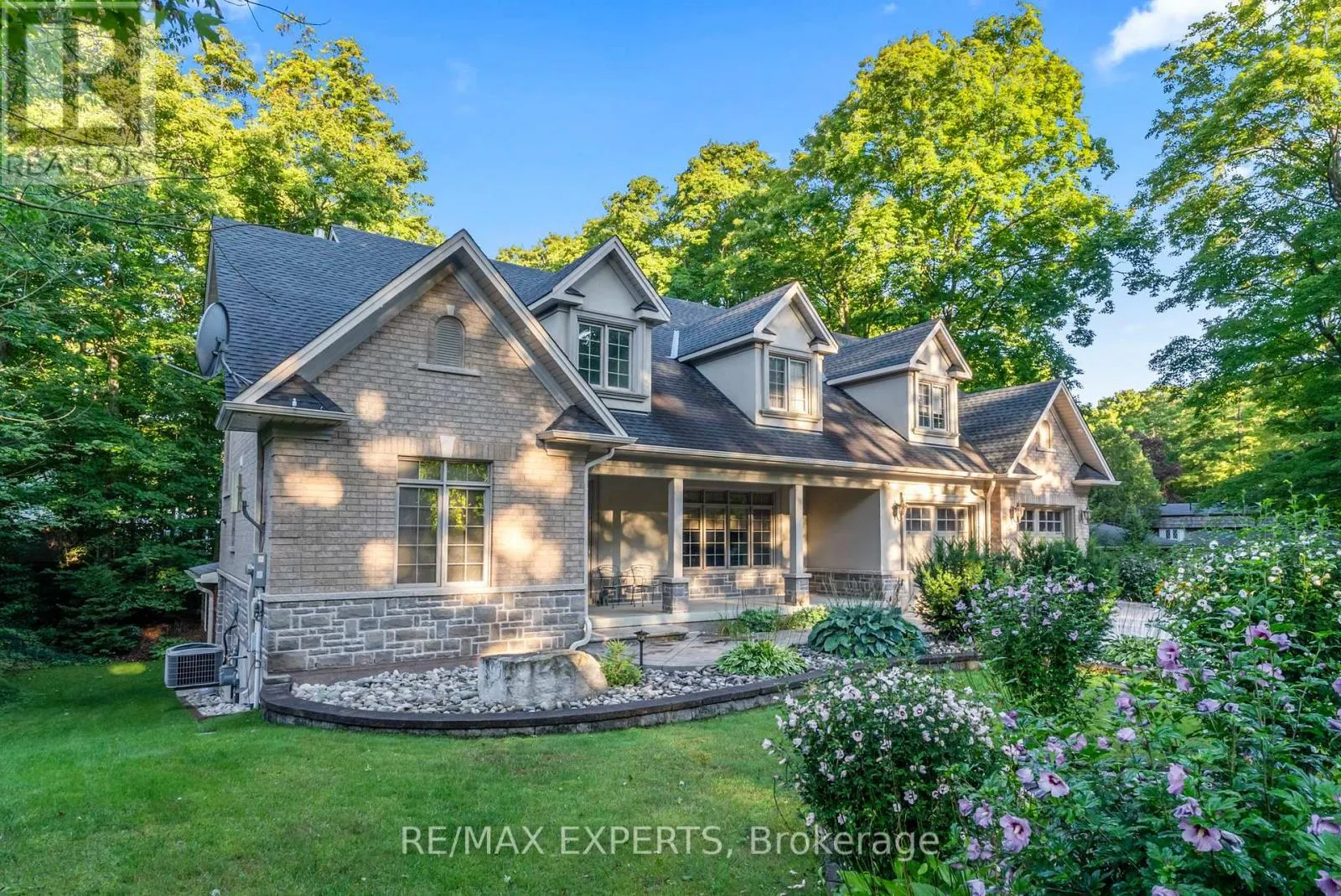 431 MANLEY CRESCENT
