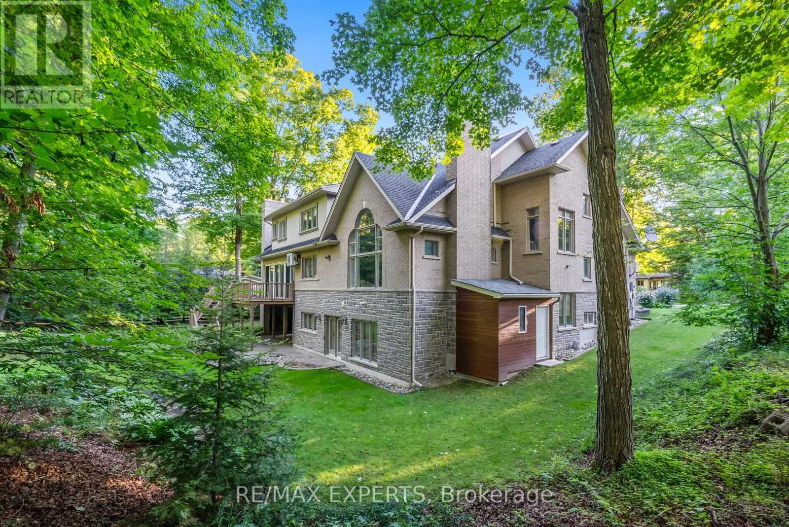431 MANLEY CRESCENT