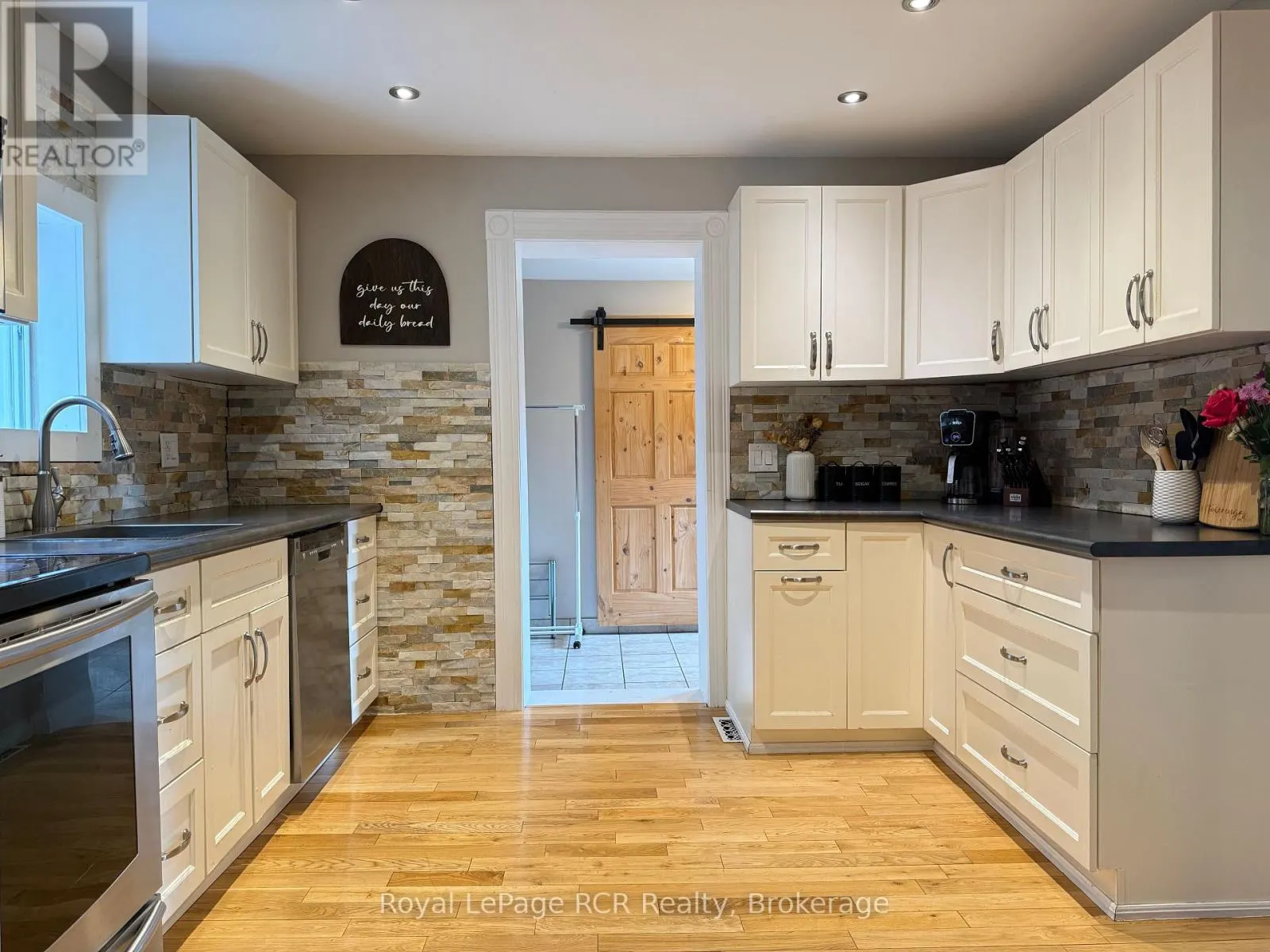312 18TH STREET W