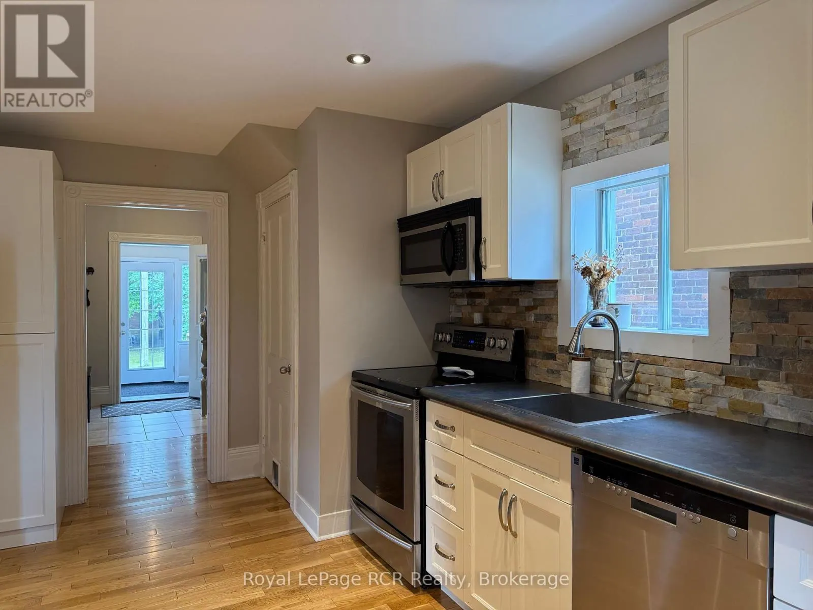 312 18TH STREET W