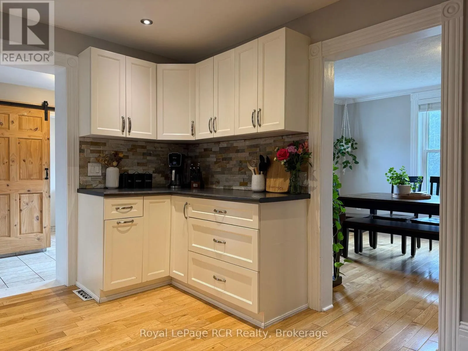 312 18TH STREET W