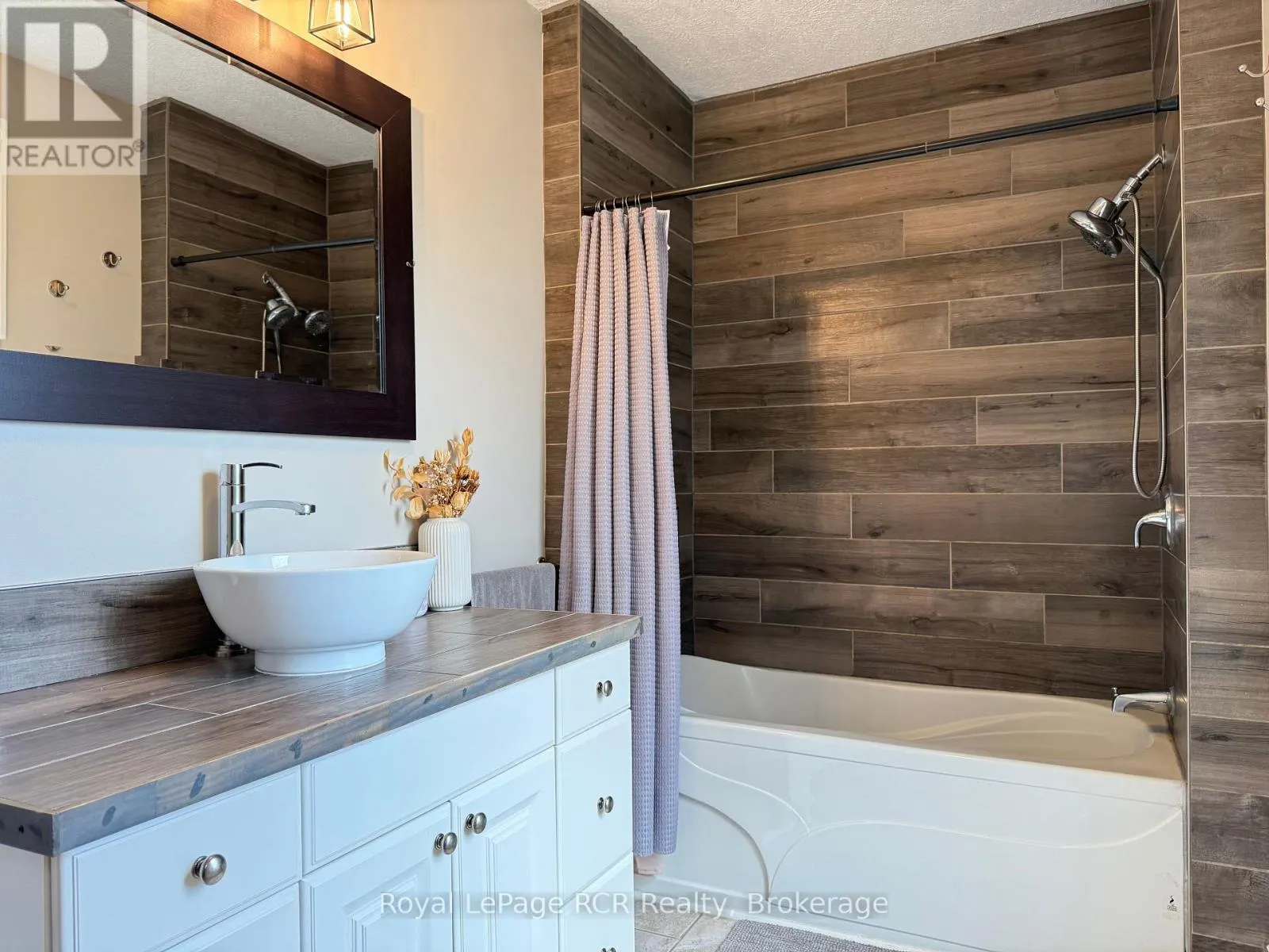 312 18TH STREET W