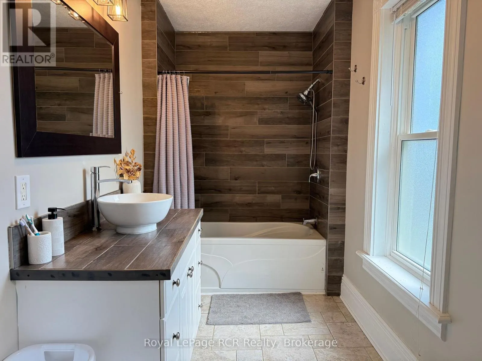 312 18TH STREET W