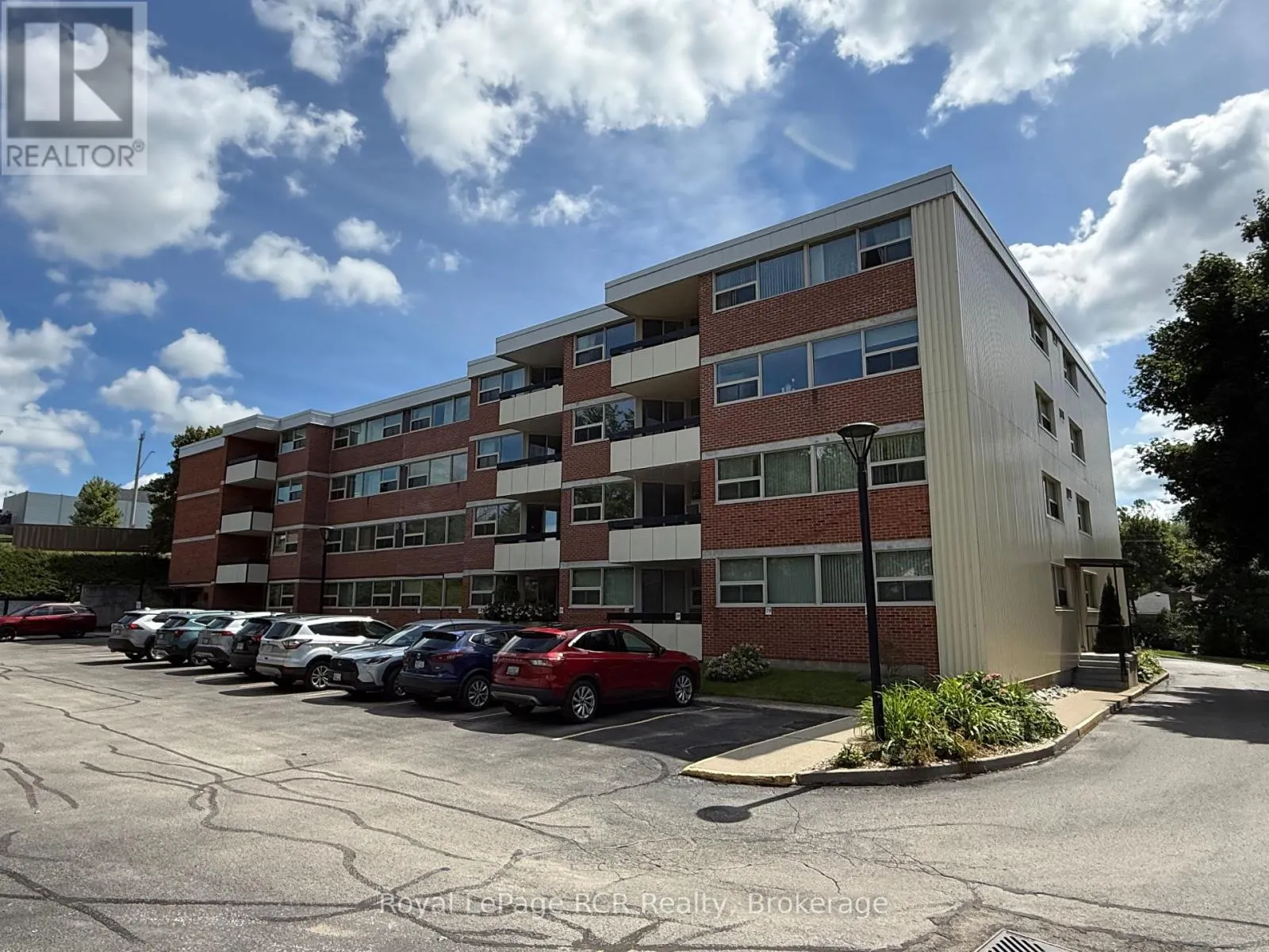 410 - 860 9TH STREET E, #410