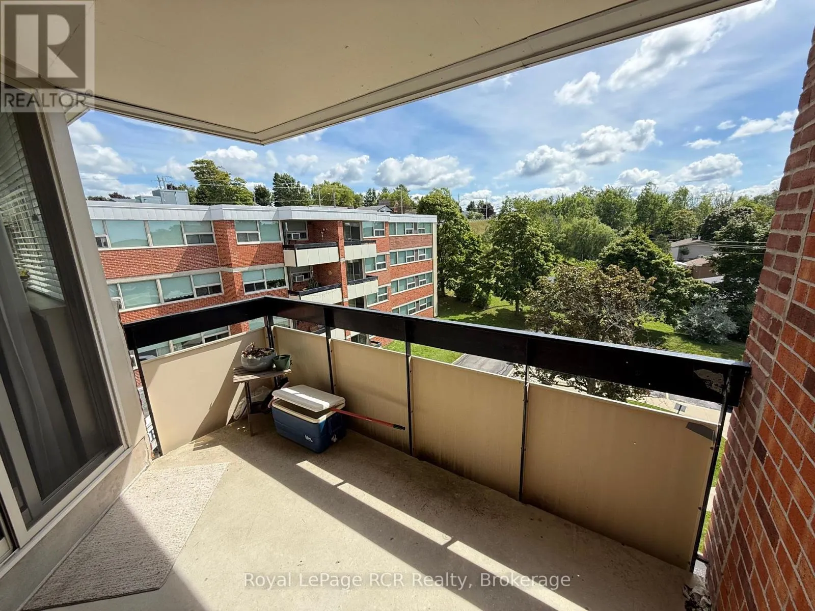 410 - 860 9TH STREET E, #410