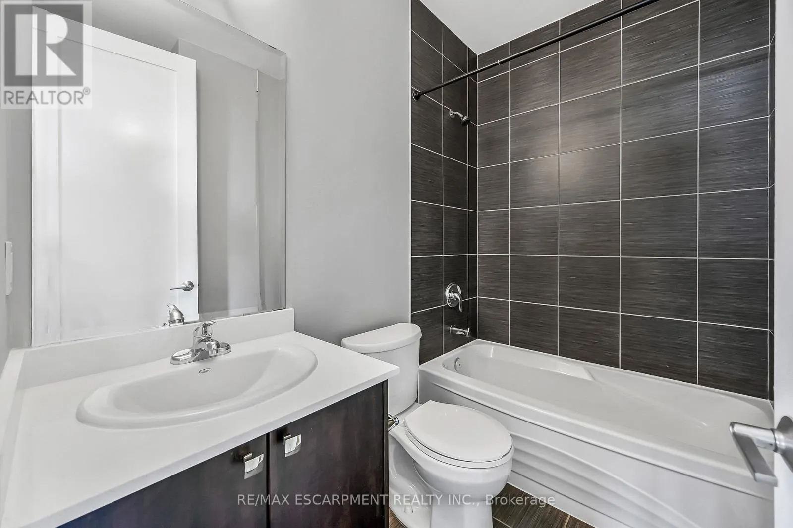 705 - 112 KING STREET E