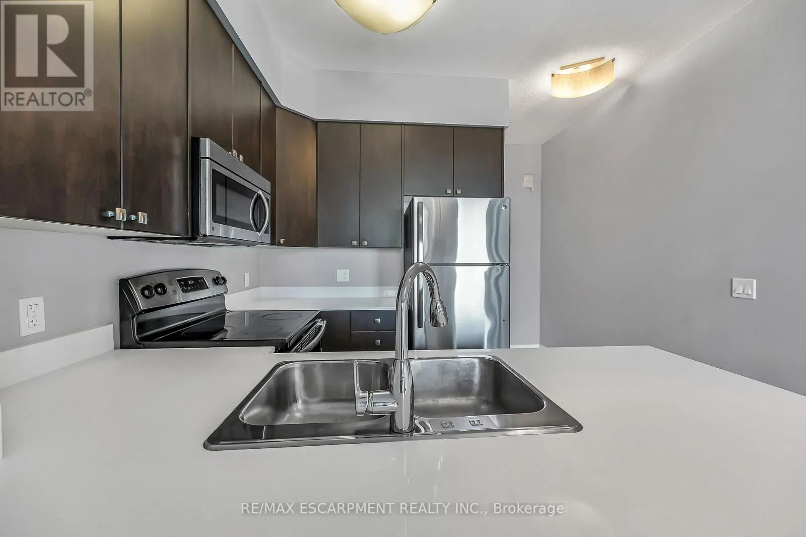 705 - 112 KING STREET E