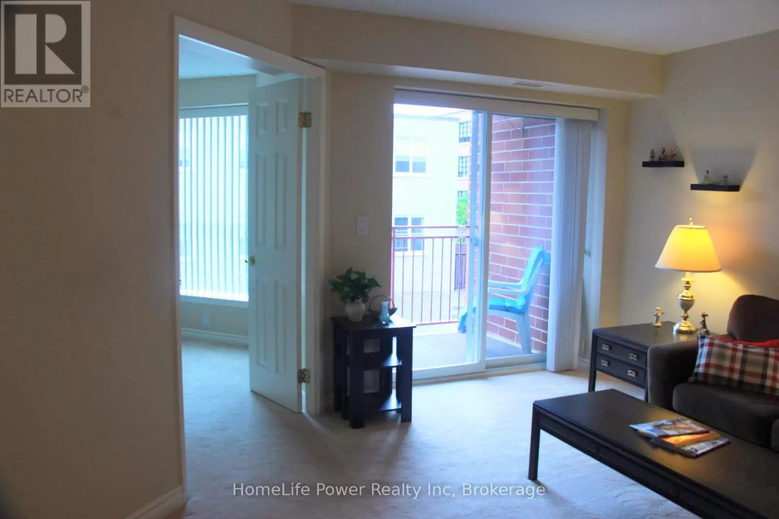 208 - 20 ST GEORGE STREET, #208