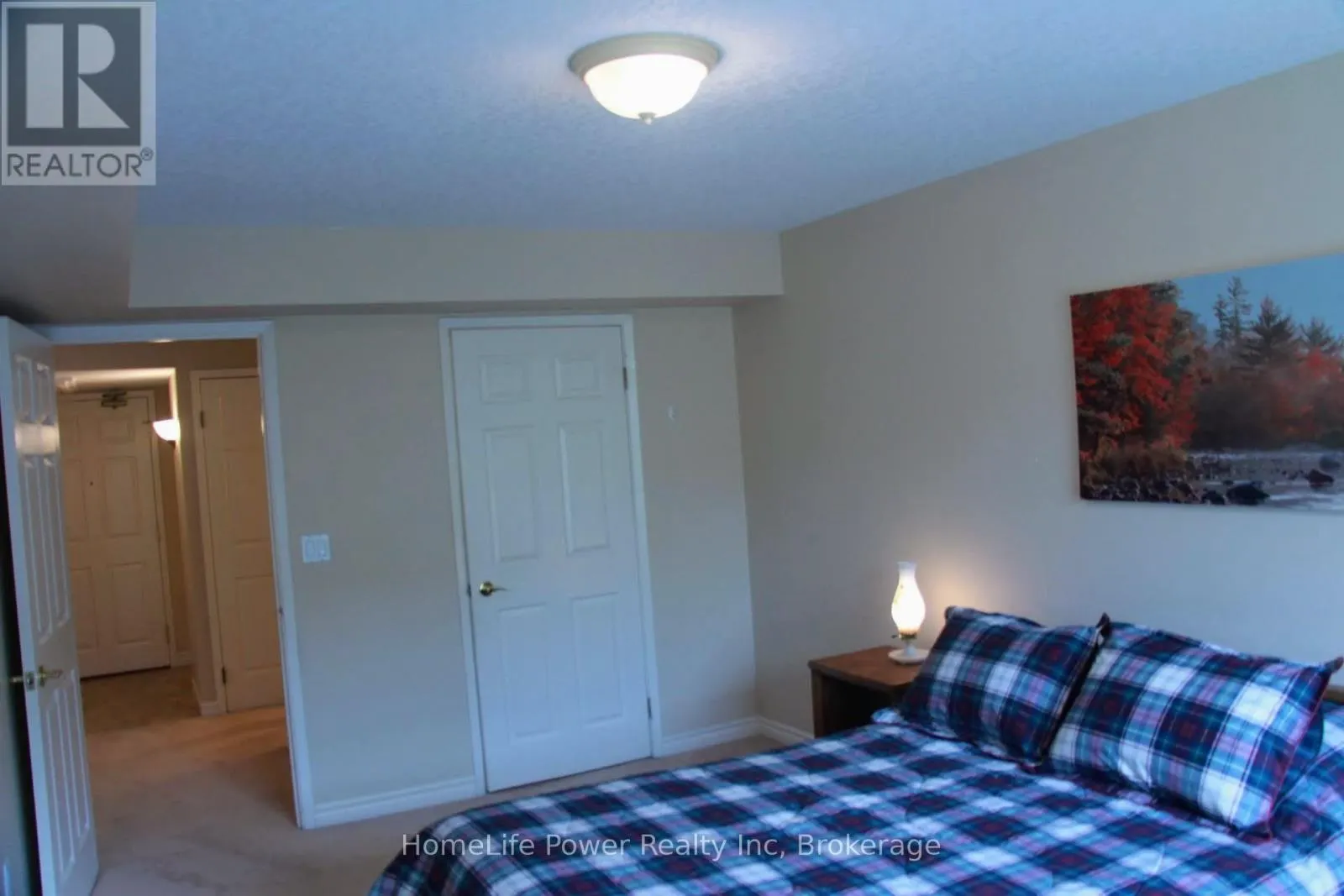 208 - 20 ST GEORGE STREET, #208