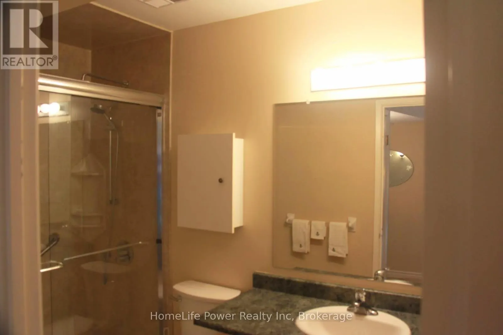 208 - 20 ST GEORGE STREET, #208