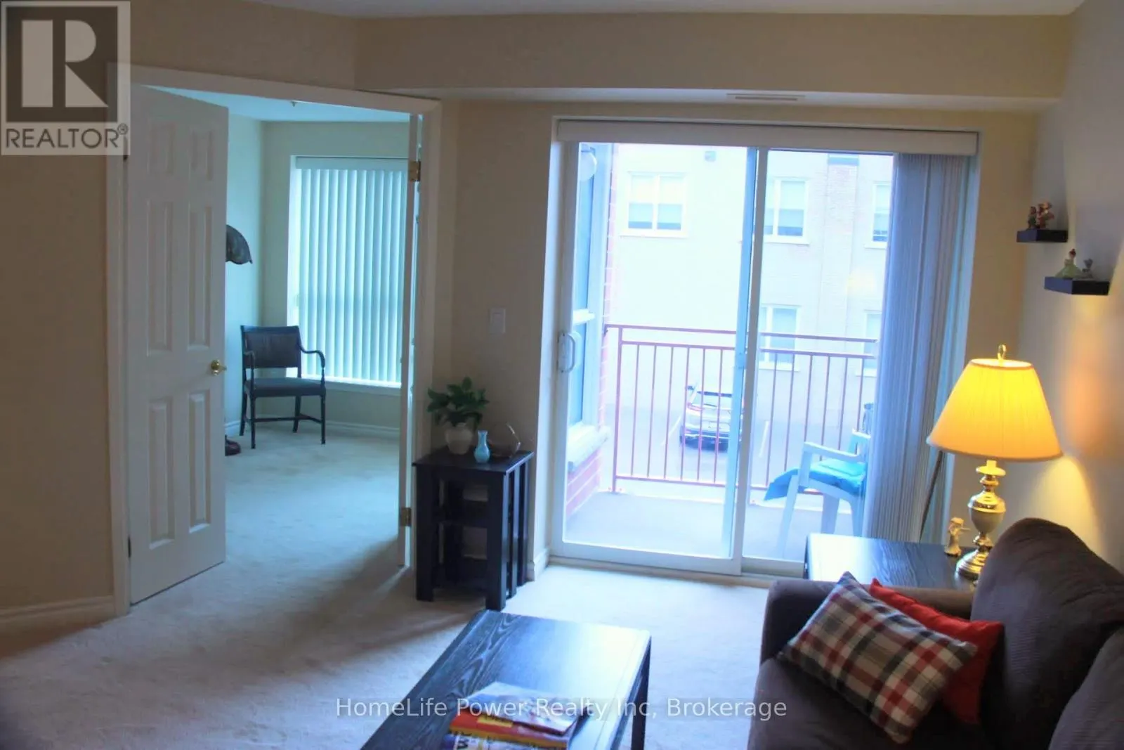 208 - 20 ST GEORGE STREET, #208
