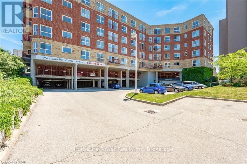 208 - 20 ST GEORGE STREET, #208