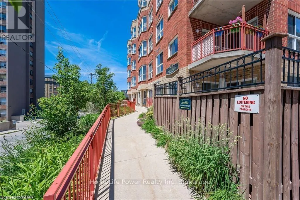 208 - 20 ST GEORGE STREET, #208