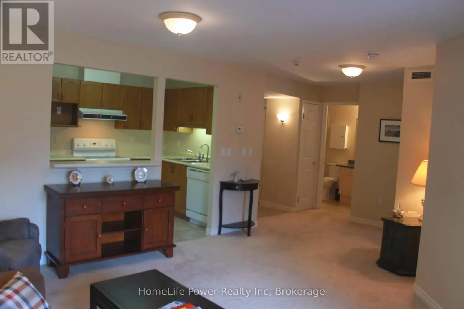208 - 20 ST GEORGE STREET, #208