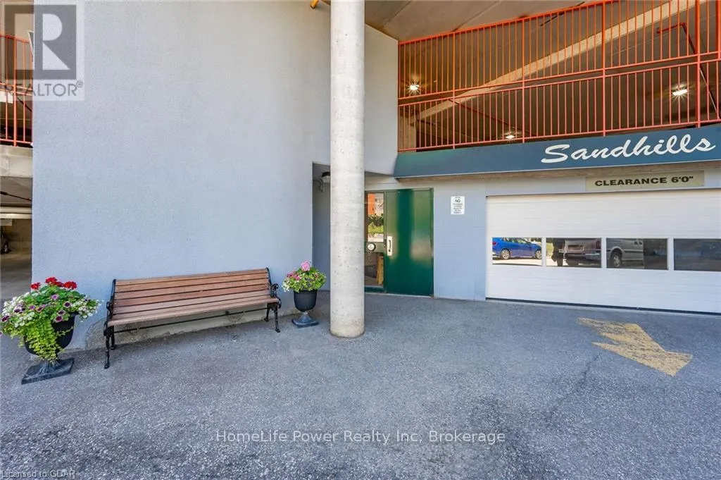 208 - 20 ST GEORGE STREET, #208