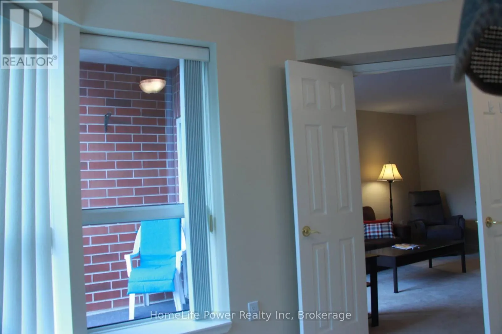 208 - 20 ST GEORGE STREET, #208