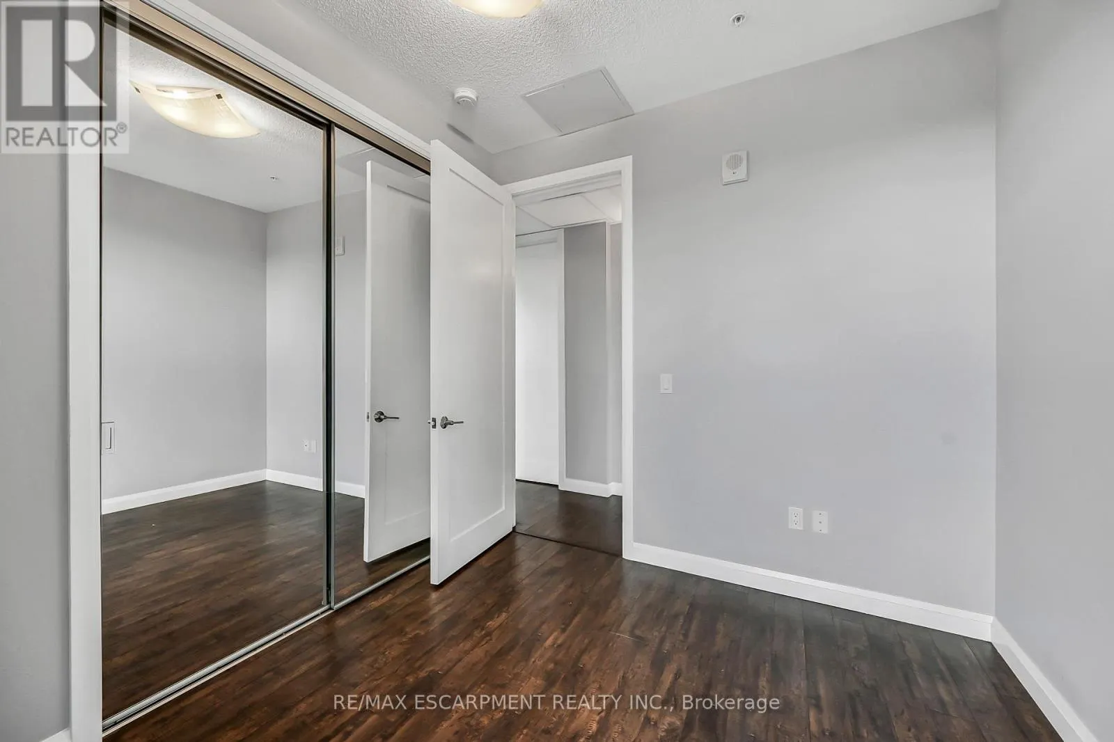 705 - 112 KING STREET E