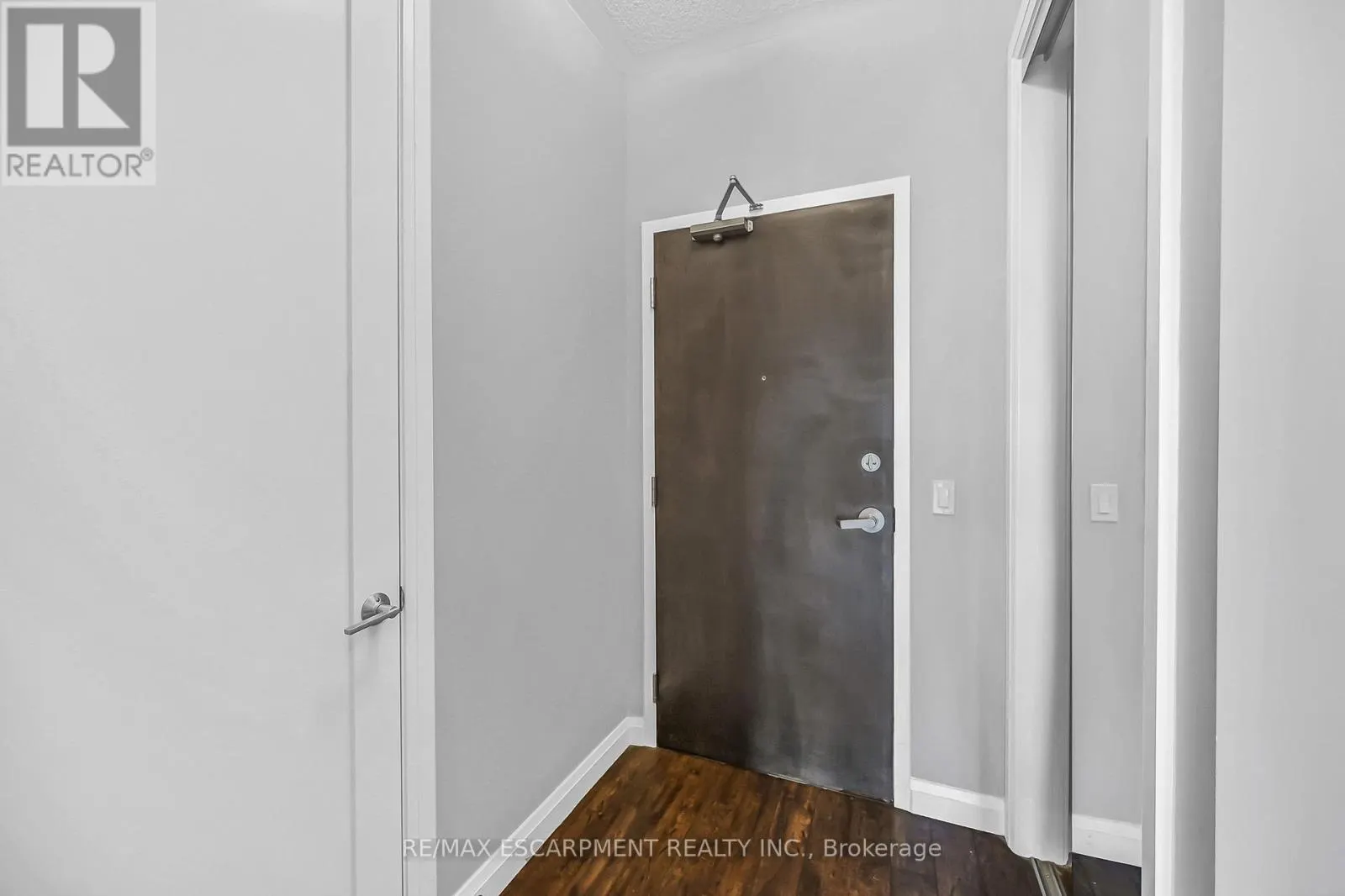 705 - 112 KING STREET E