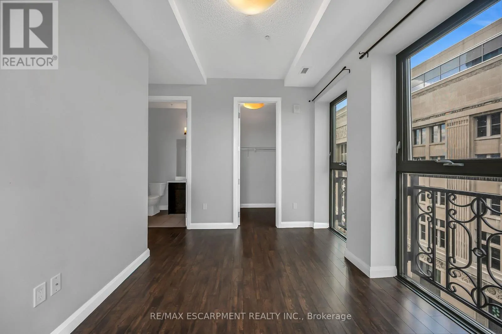 705 - 112 KING STREET E