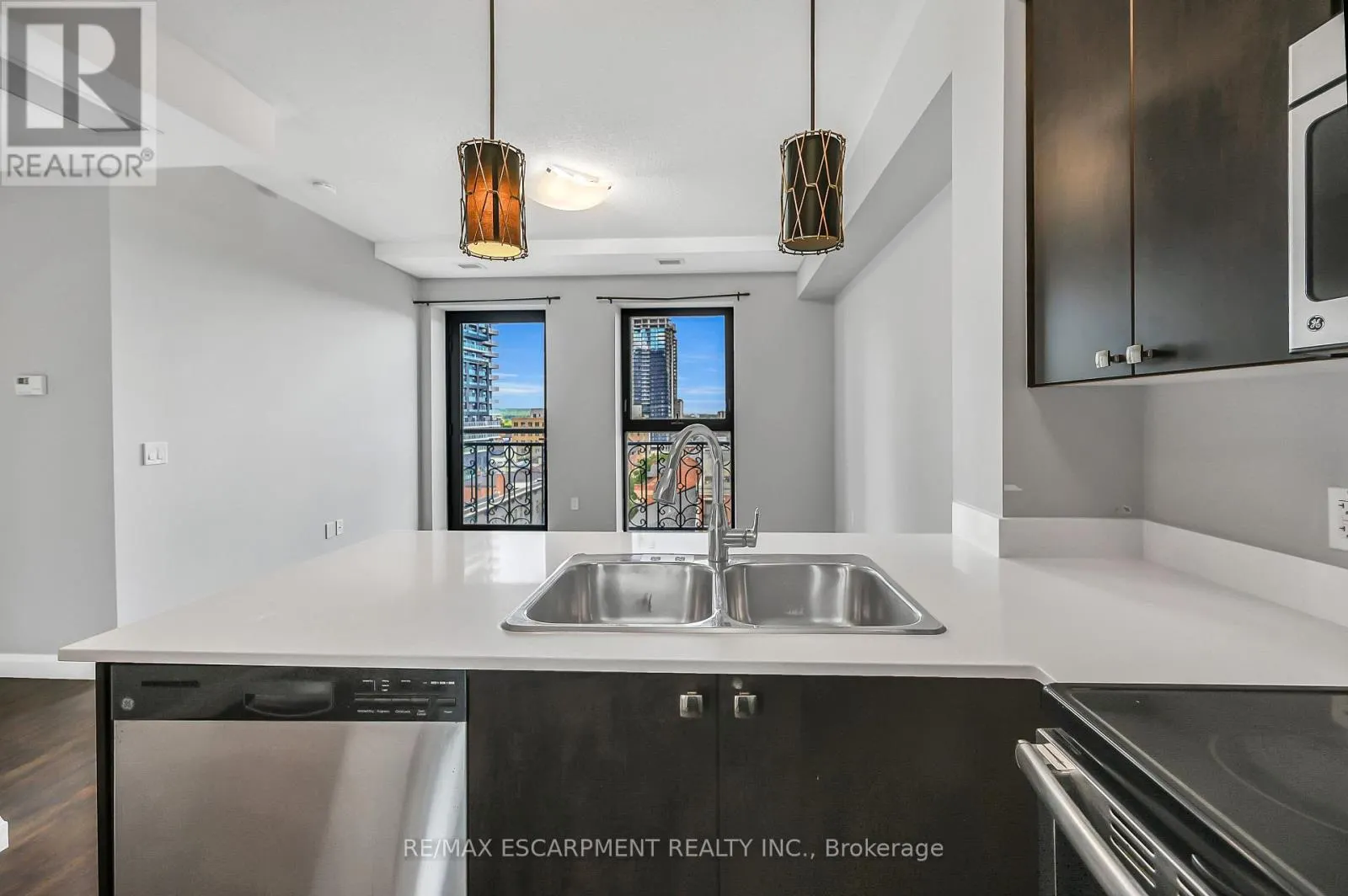 705 - 112 KING STREET E