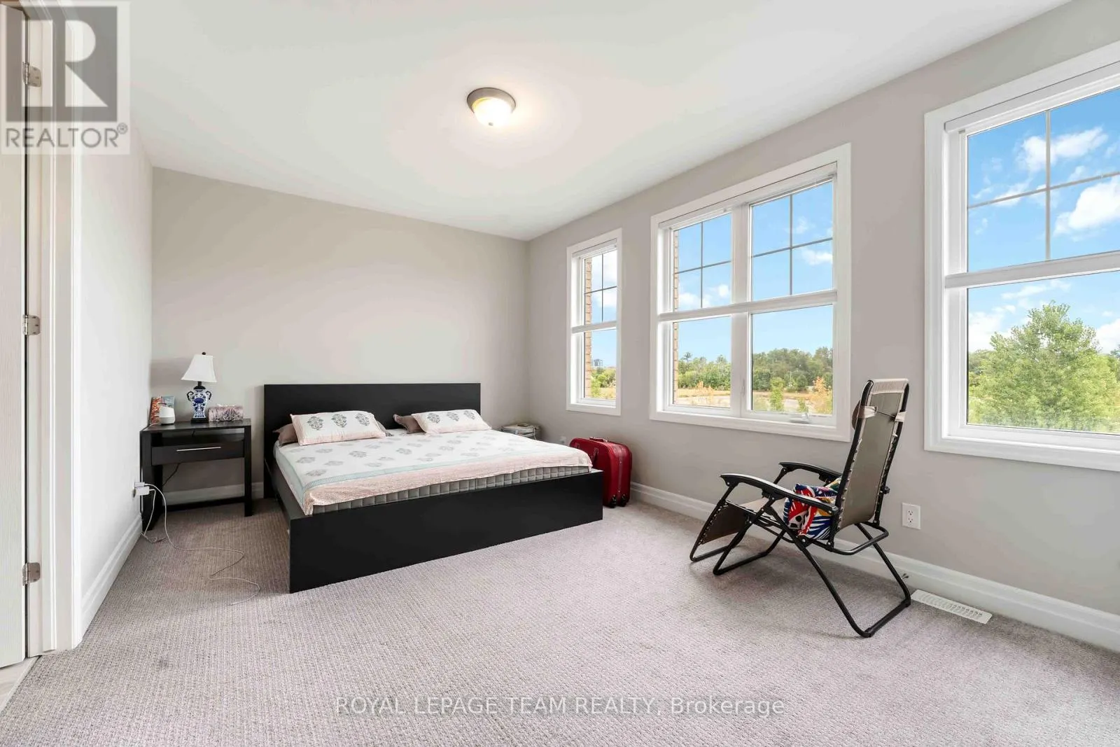 648 PEARL DACE CRESCENT
