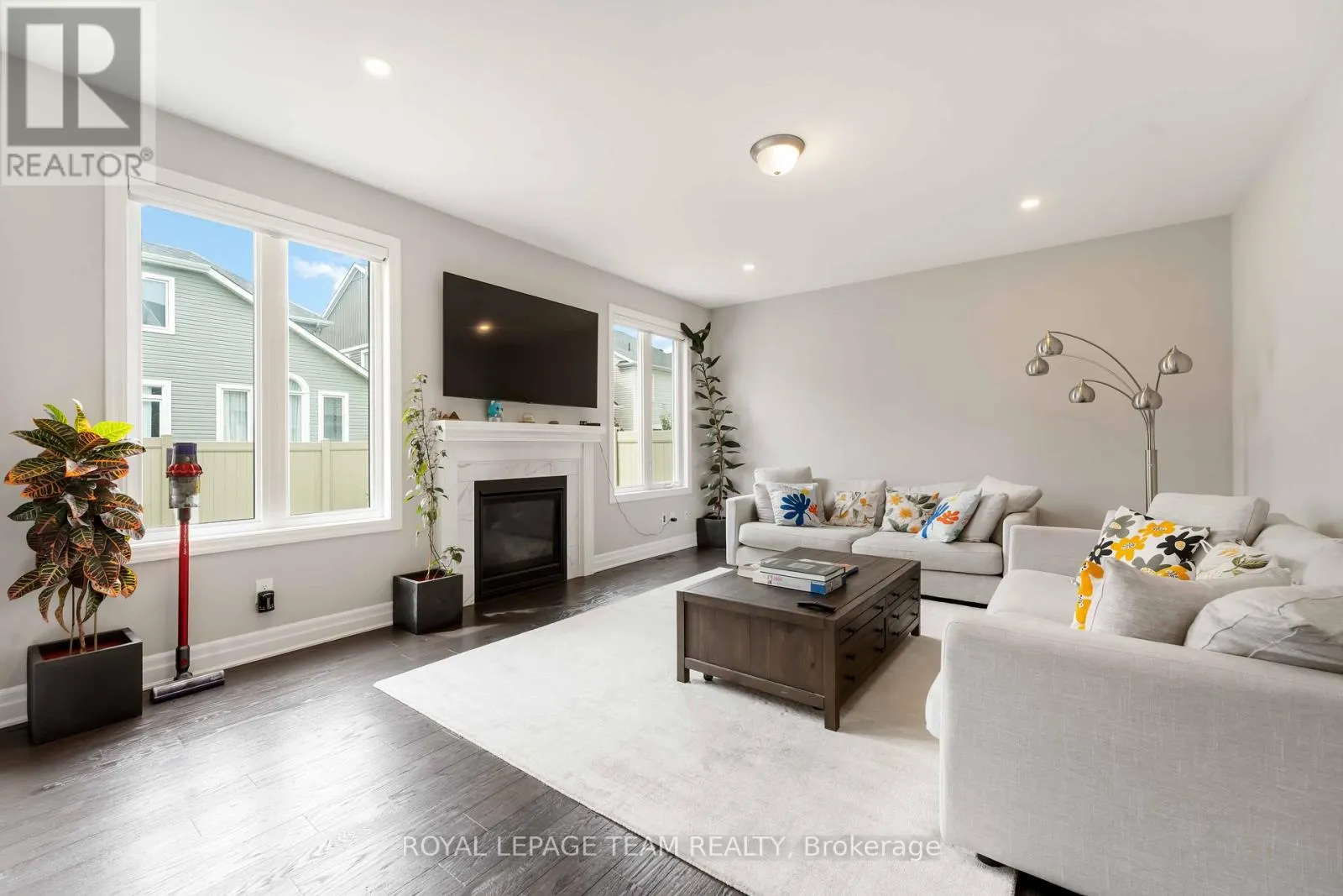 648 PEARL DACE CRESCENT