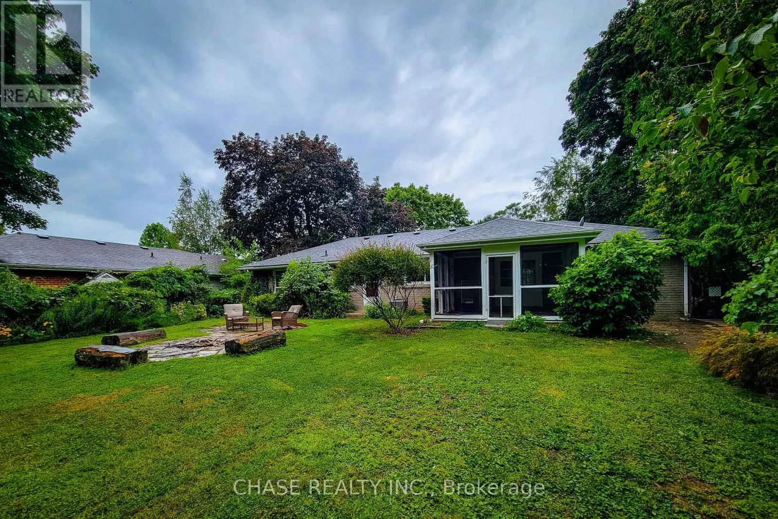 371 ROBINA ROAD