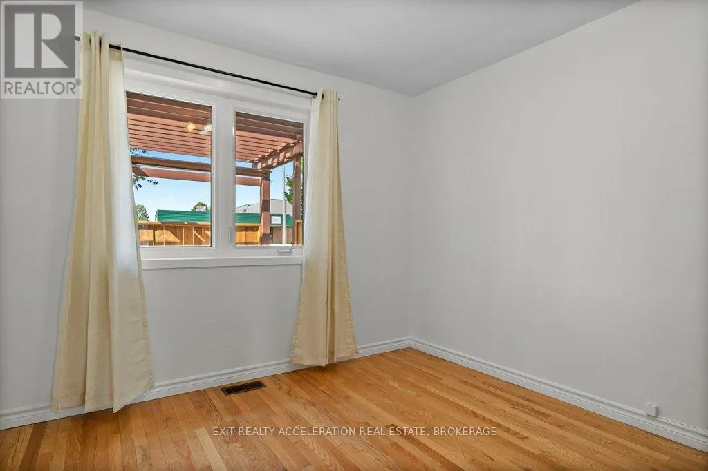 28 SUNSET CRESCENT