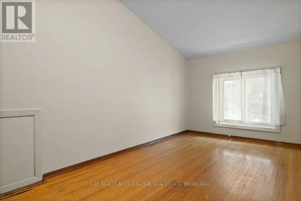 28 SUNSET CRESCENT