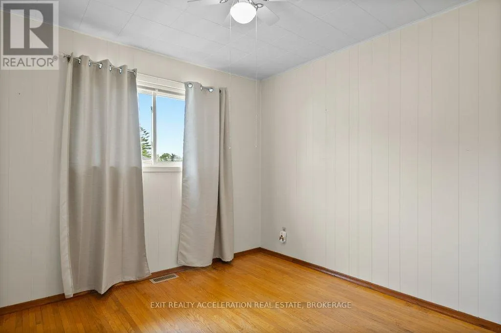 28 SUNSET CRESCENT