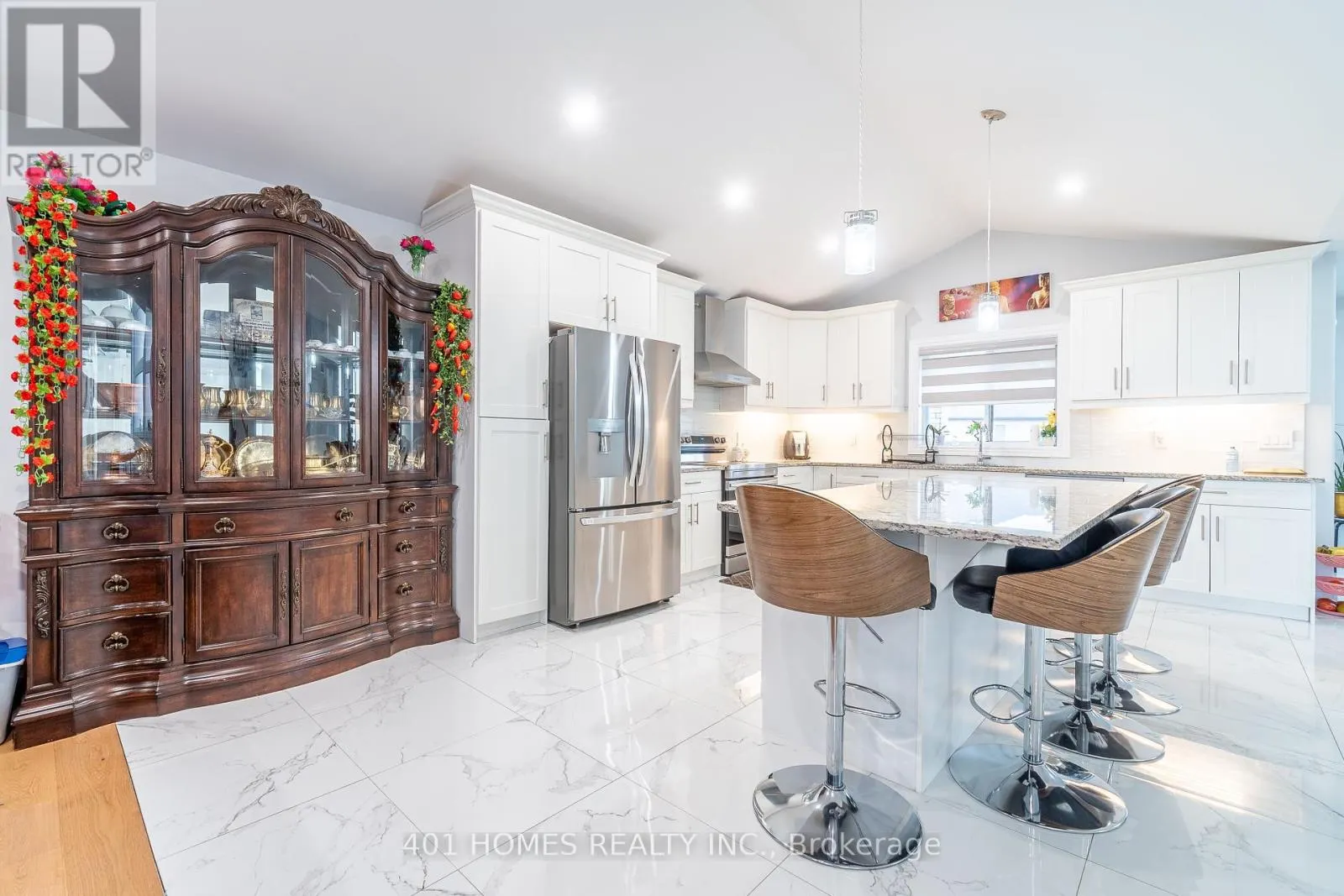 44 PEACHTREE LANE