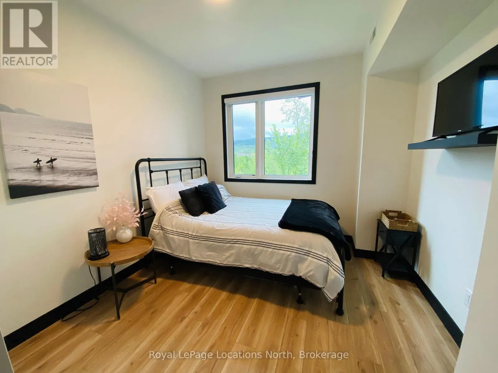 302 - 18 BECKWITH LANE, #302
