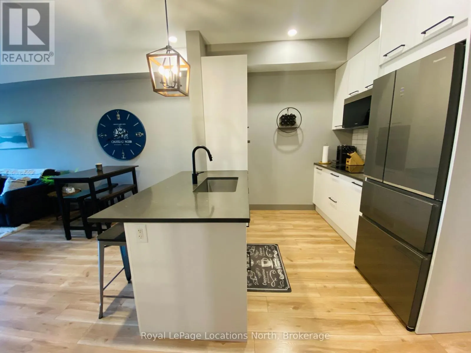 302 - 18 BECKWITH LANE, #302