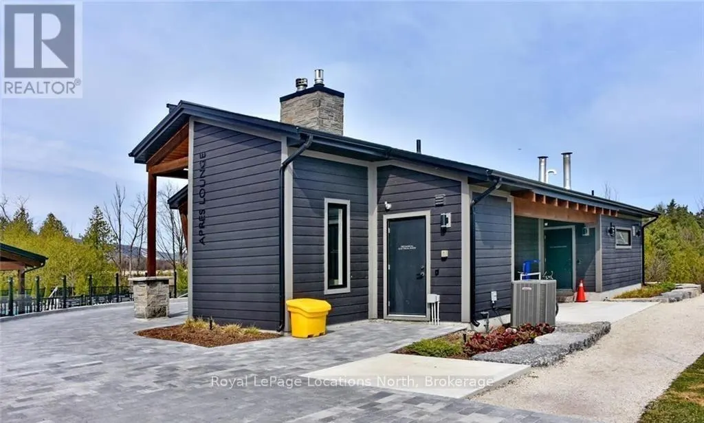 302 - 18 BECKWITH LANE, #302