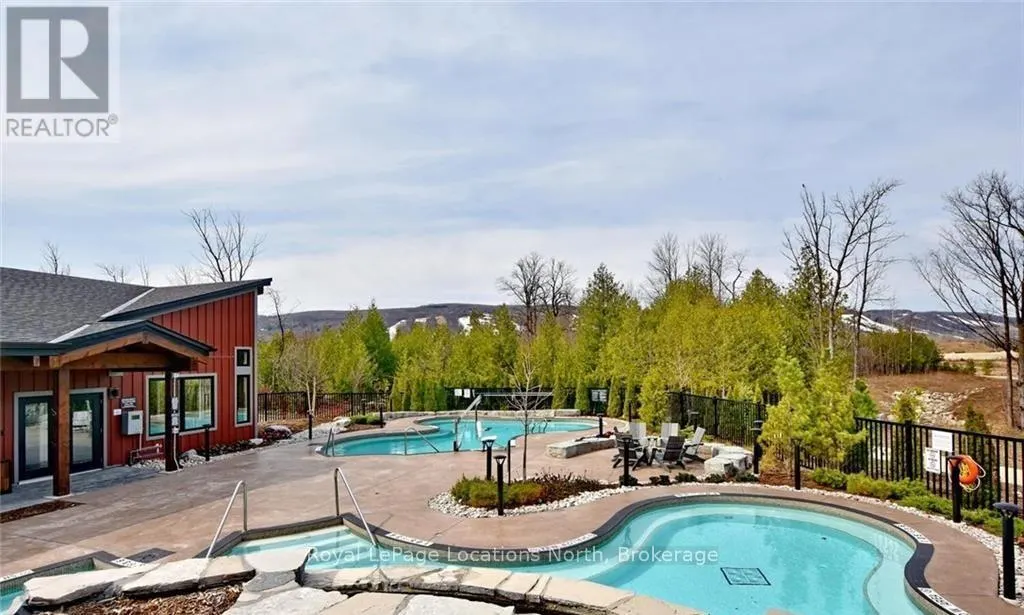 302 - 18 BECKWITH LANE, #302