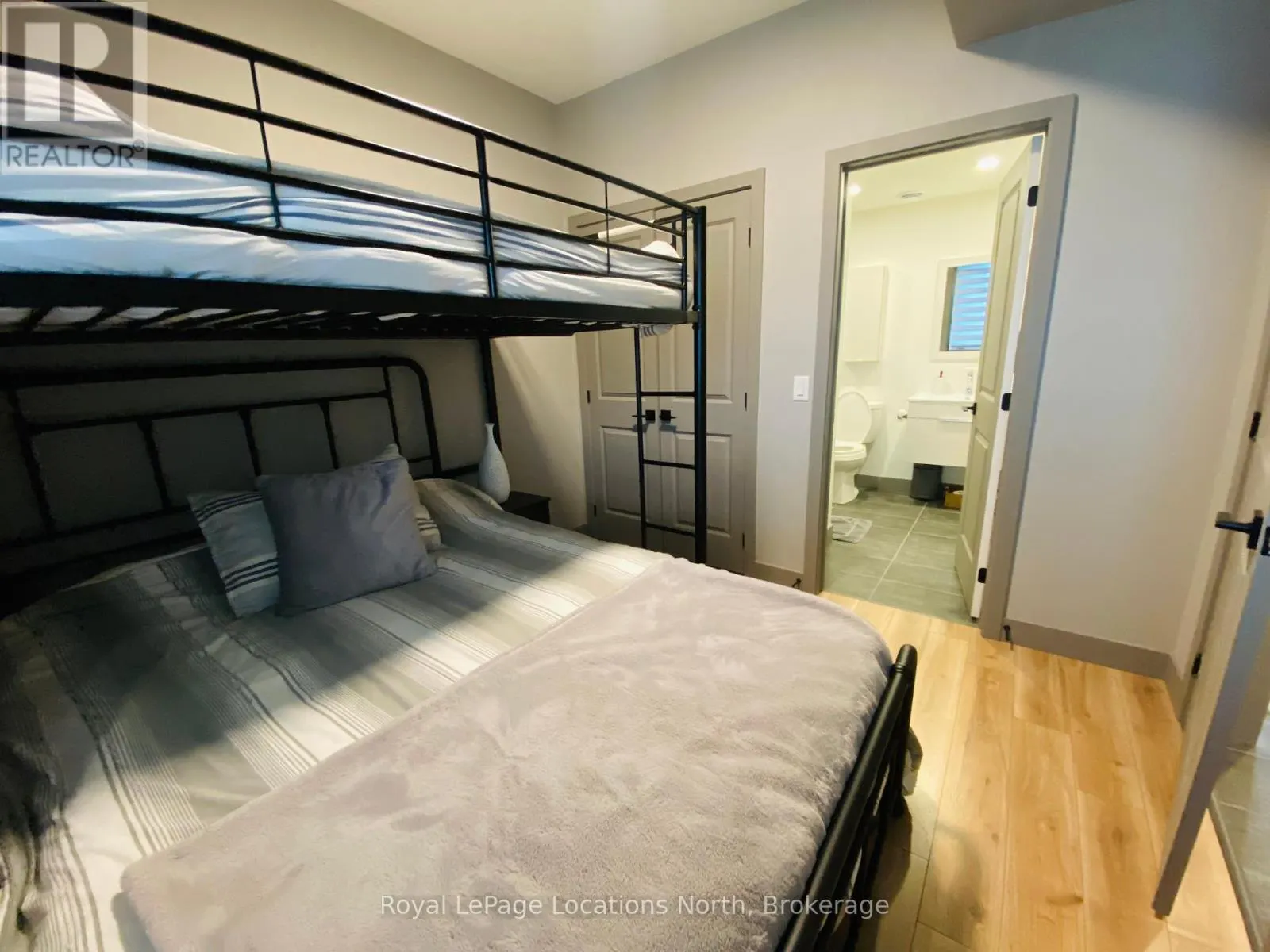 302 - 18 BECKWITH LANE, #302