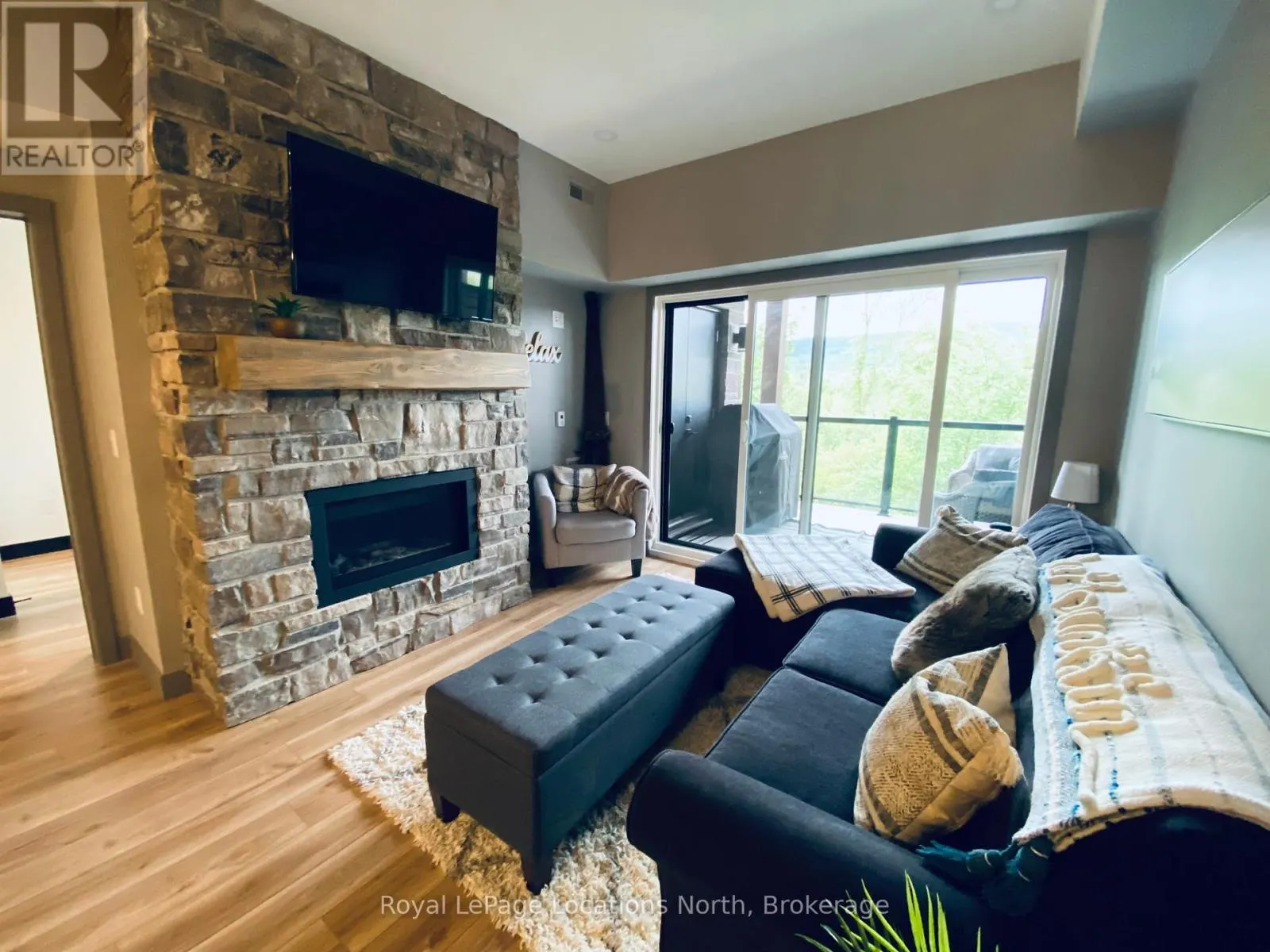 302 - 18 BECKWITH LANE, #302