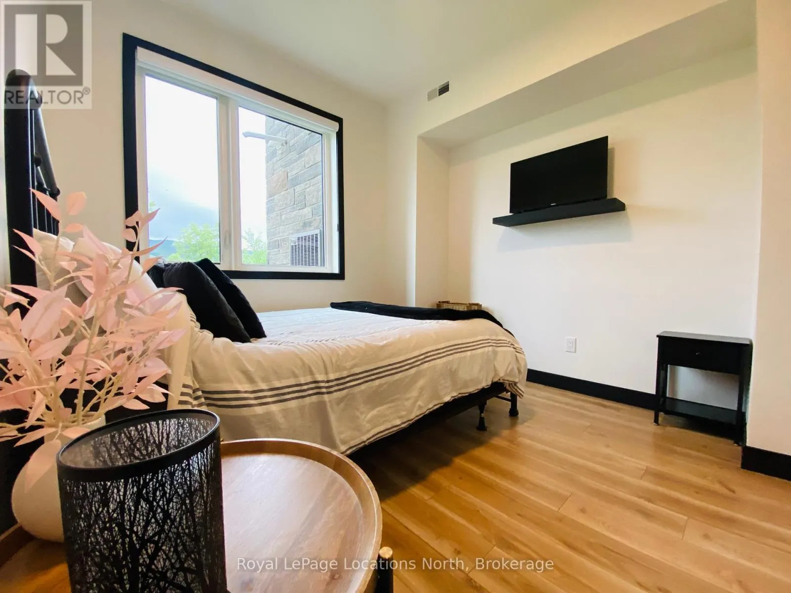 302 - 18 BECKWITH LANE, #302