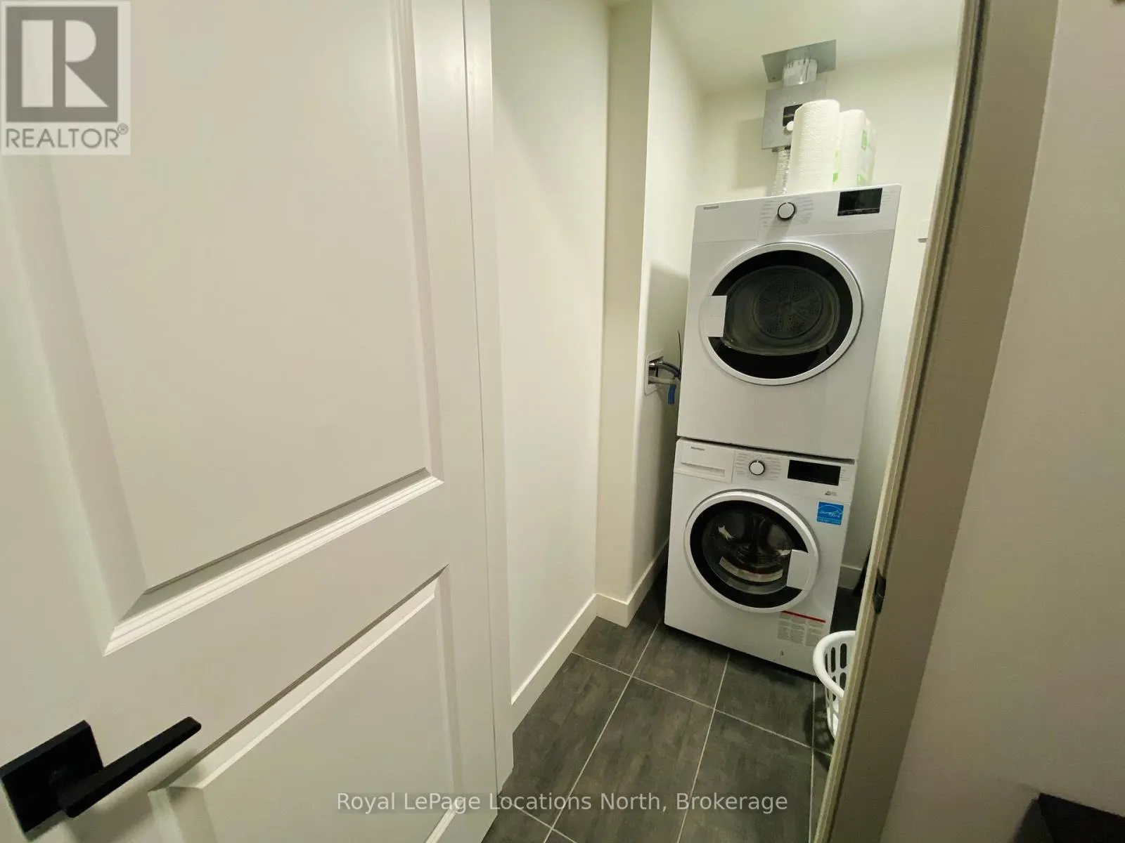 302 - 18 BECKWITH LANE, #302