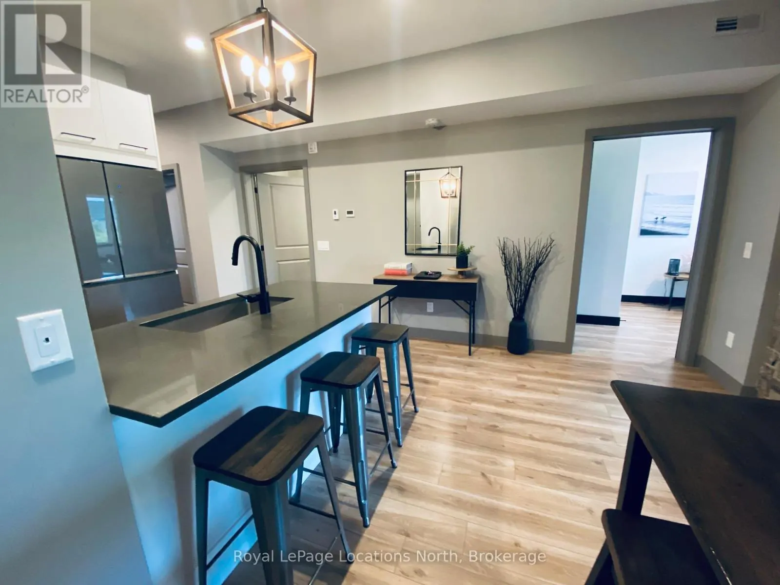 302 - 18 BECKWITH LANE, #302