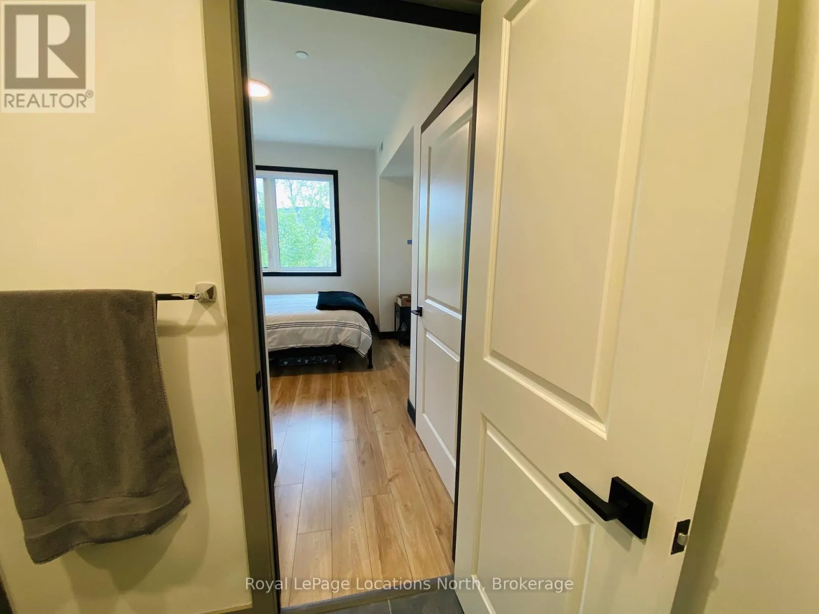 302 - 18 BECKWITH LANE, #302